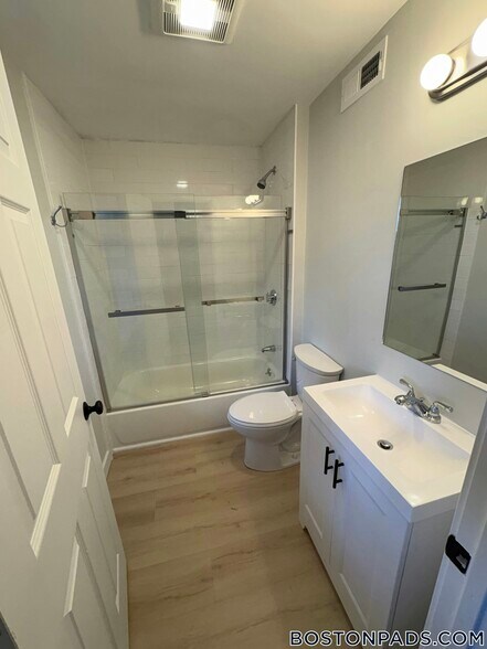 Building Photo - 26 Woodland St