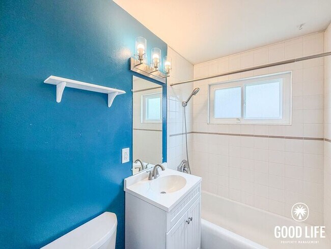 Building Photo - 8051 San Carlos Dr