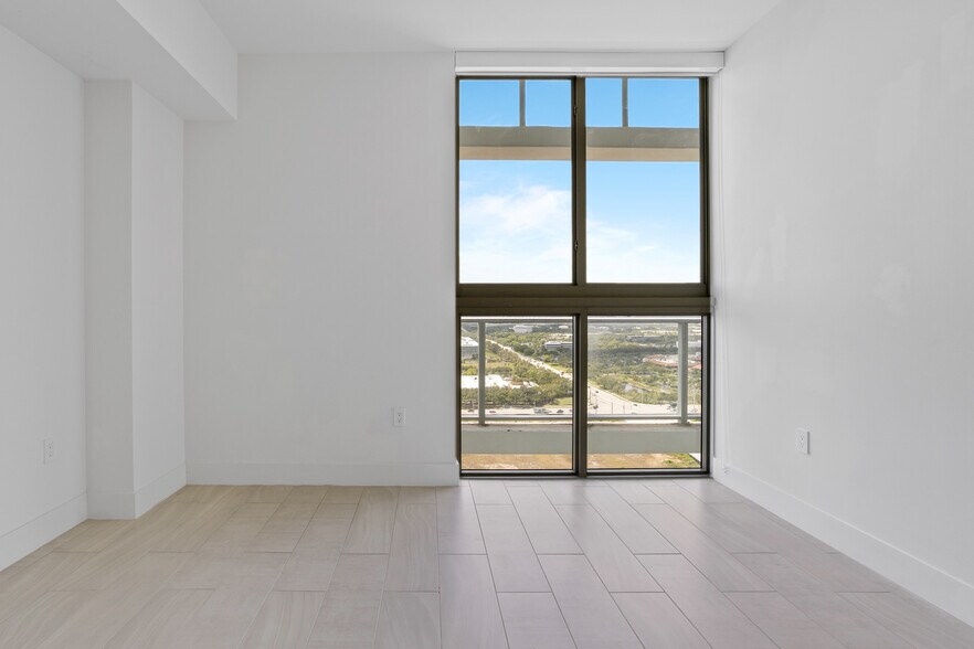 Building Photo - 2000 Metropica Way