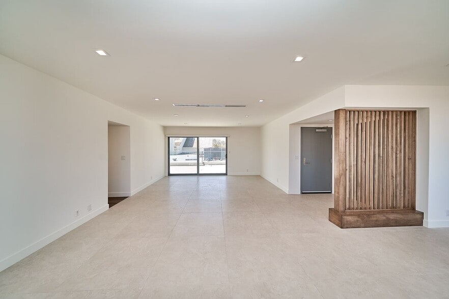 Building Photo - 145 S Maple Dr