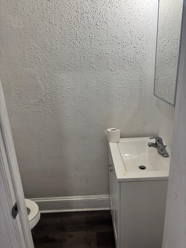 Building Photo - 1673 Cliftview Ave