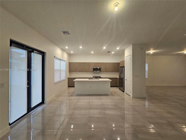 Building Photo - 4578 SW 174th Ave