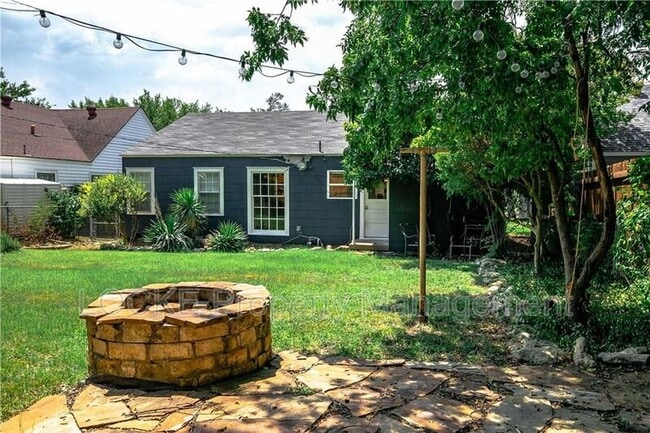 Building Photo - 4328 Calmont Ave