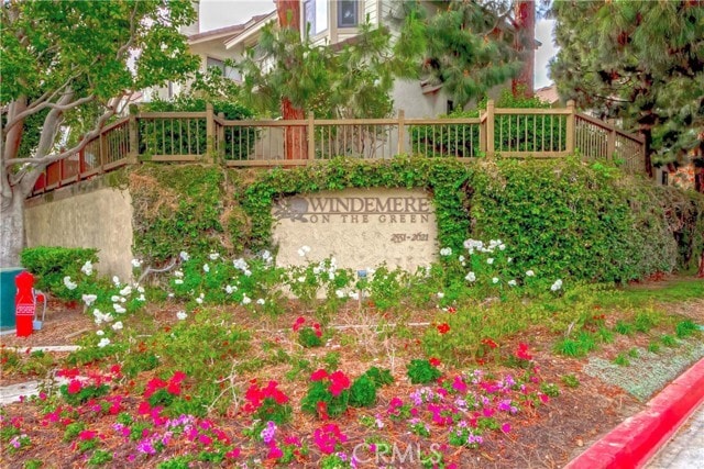 Building Photo - 2577 Plaza del Amo