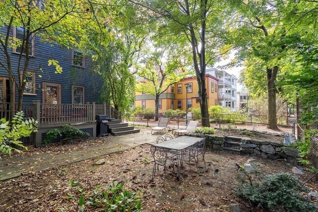 Building Photo - 35 Norris St