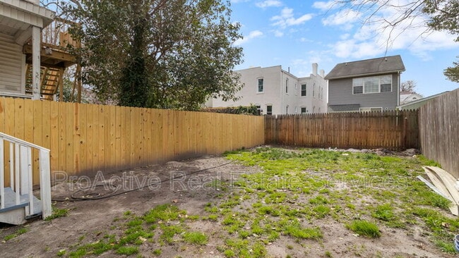 Building Photo - 417 W 30th St