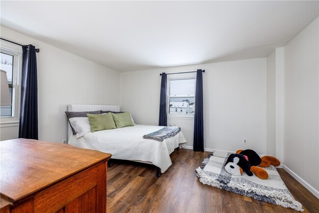 Building Photo - 207 W Ivy St