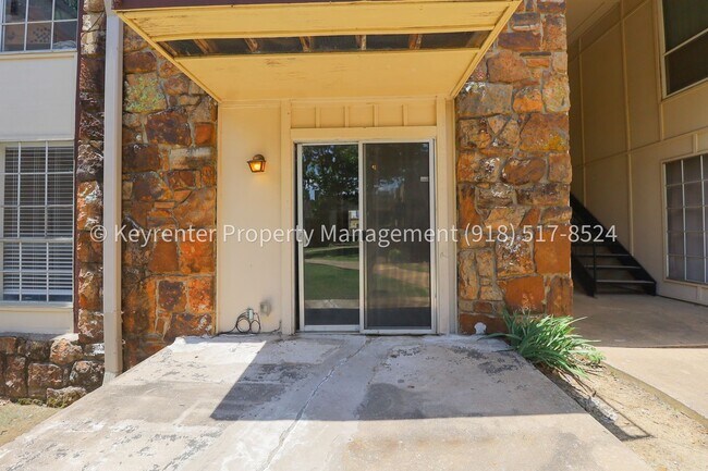 Building Photo - 4318 E 67th St