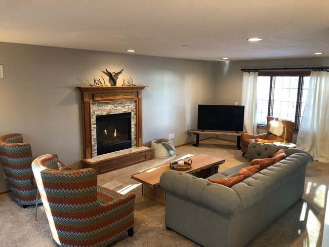 Building Photo - Southern Woods Comfort