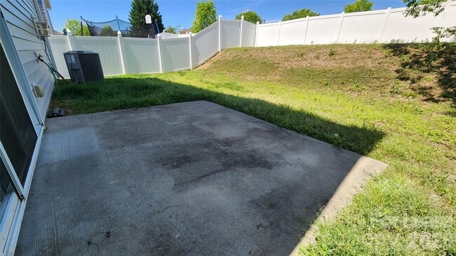 Building Photo - 508 Knothole Ln