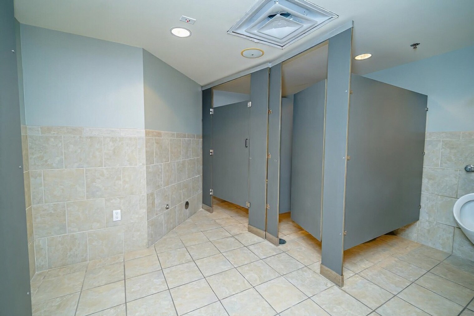 Building Photo - 3404 American Dr