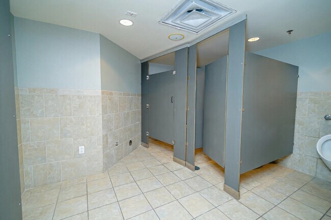 Building Photo - 3404 American Dr