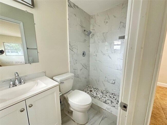 Building Photo - 180 Penn Way