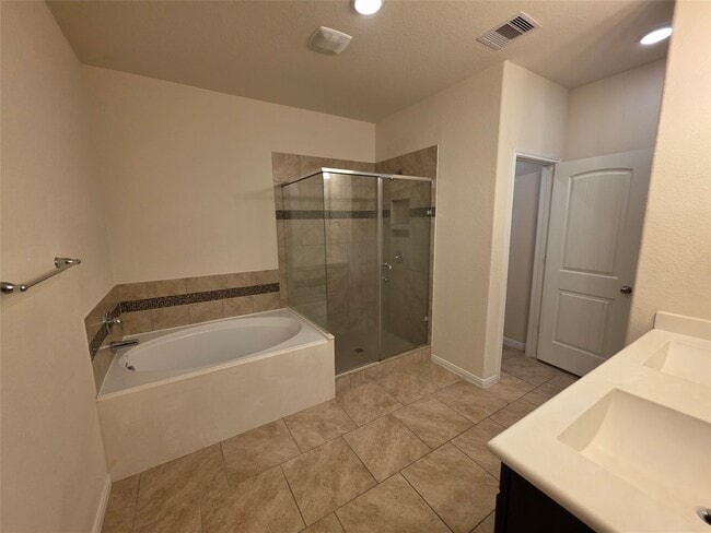 Building Photo - 14046 Sand Ridge Crossing