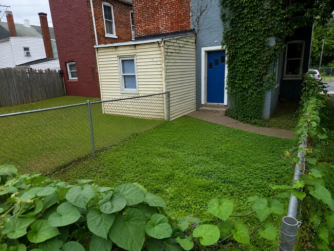 Building Photo - 2 Bedroom Single Family Home in Columbia!