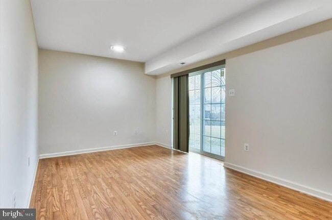 Building Photo - 17 Karendale Ct