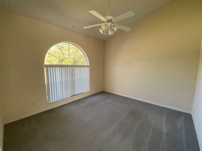 Building Photo - Marion Oaks Home - 3/2/2 1860 sqft.