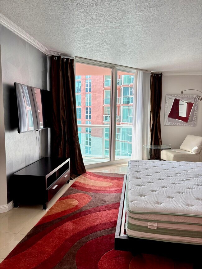 Building Photo - 3370 Hidden Bay Dr