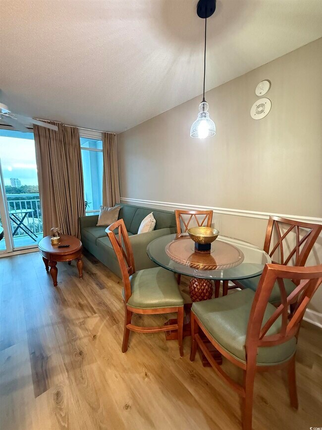 Building Photo - 215 77th Ave N