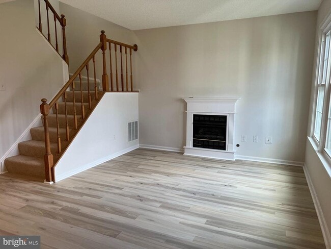 Building Photo - 6015 Netherton St