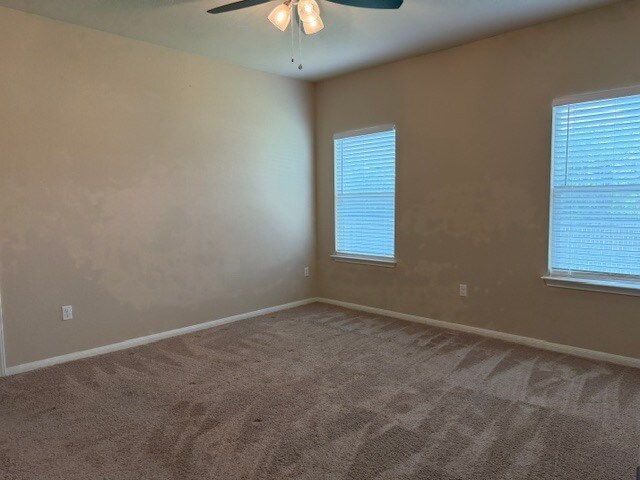 Building Photo - 226 Hess Dr