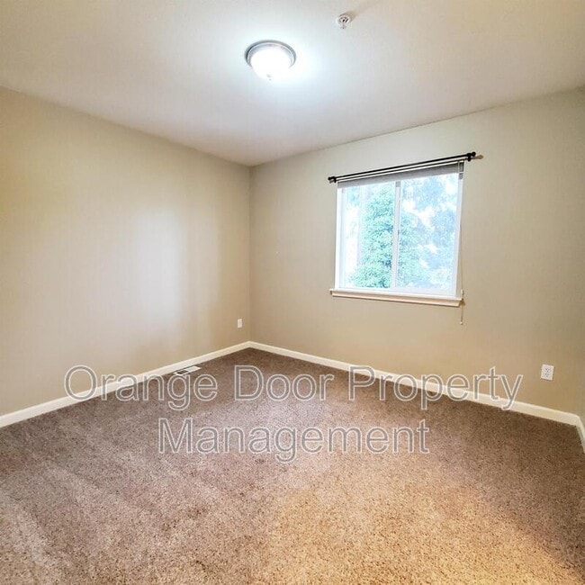 Building Photo - 4025 S 66th St