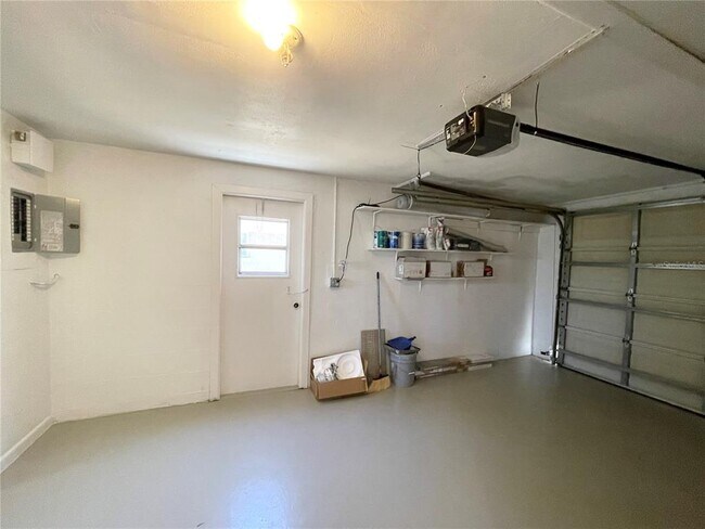 Building Photo - 7553 Cumber Dr