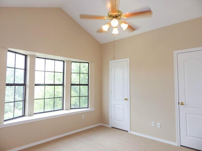 Building Photo - 11901 Swearingen Dr