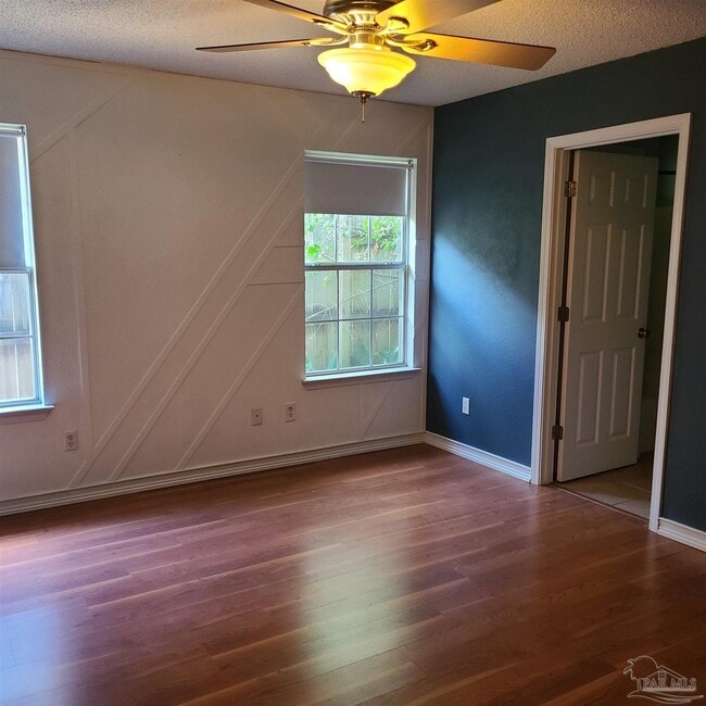 Building Photo - 325 Mirabelle Dr