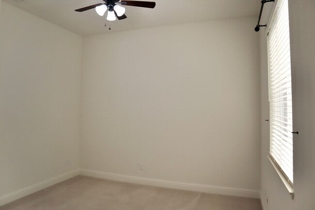 Building Photo - Stunning 3,400 Square Foot Home For Rent! ...