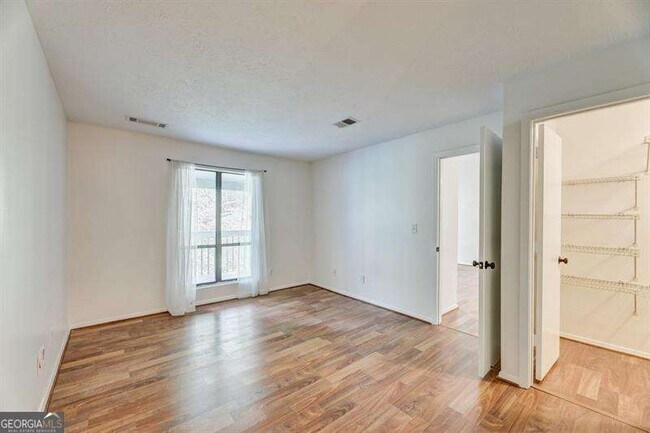 Building Photo - 529 Warm Springs Cir