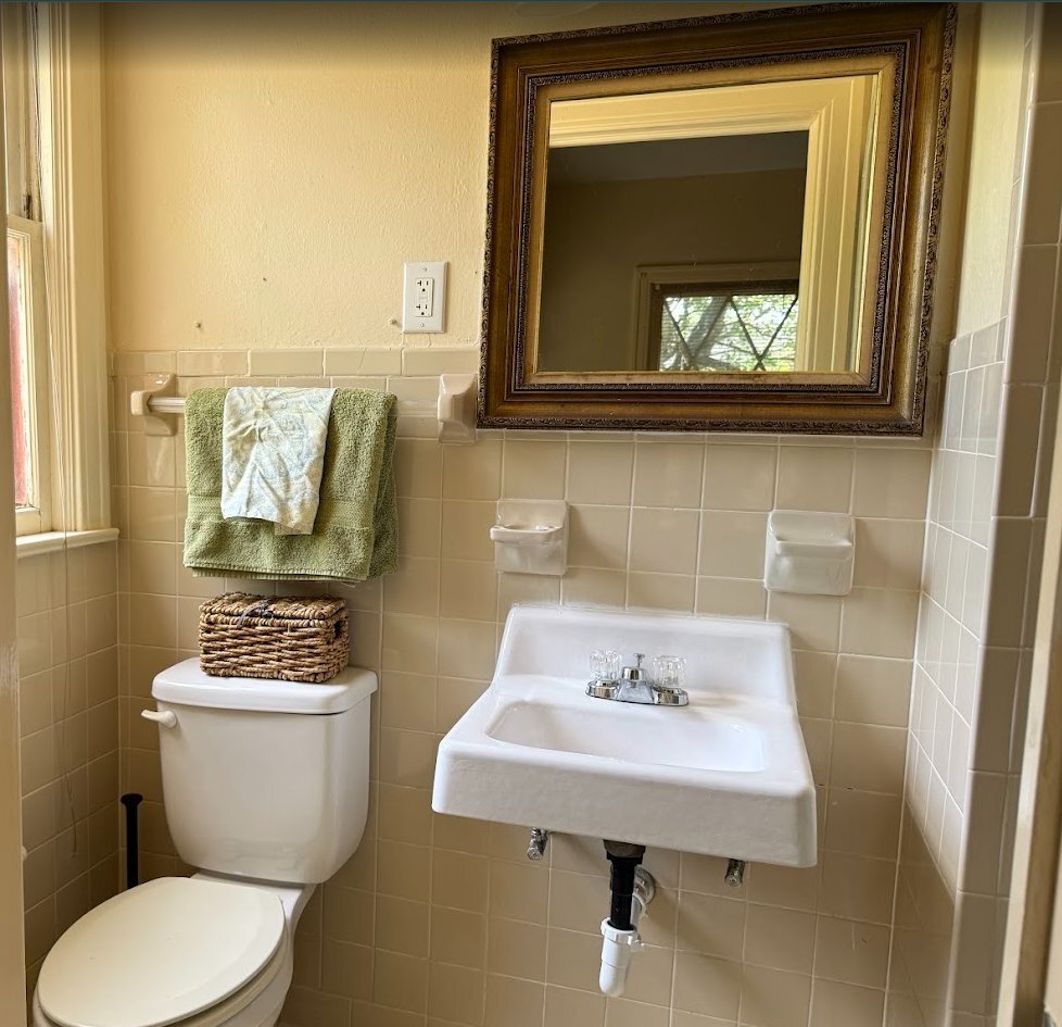 Building Photo - 244 W Hermosa