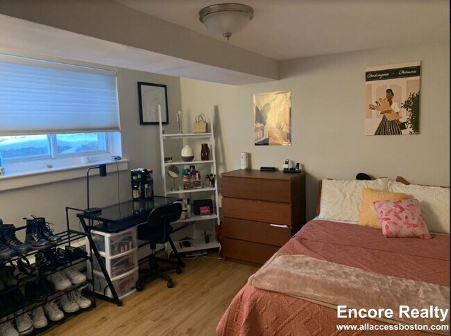 Building Photo - 63 Selkirk Rd