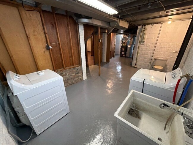 Building Photo - Single Family Home on Marland Heights for Rent