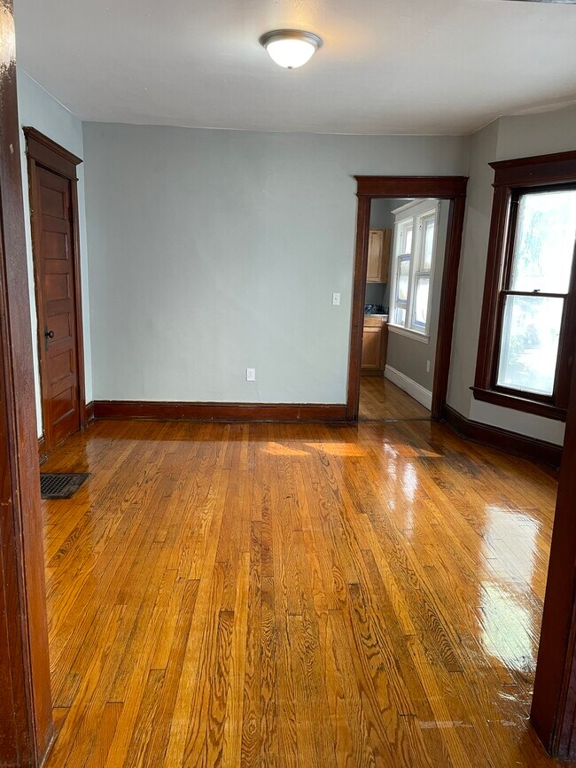 Building Photo - 1034 Bellevue Ave