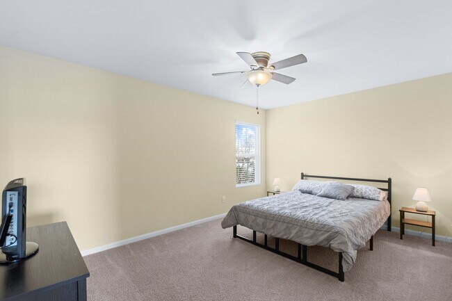 Building Photo - 430 Rockcrest Way