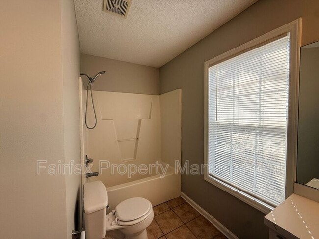 Building Photo - 2508 Lilymount Dr