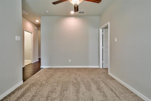 Building Photo - 304 Callaghan Dr