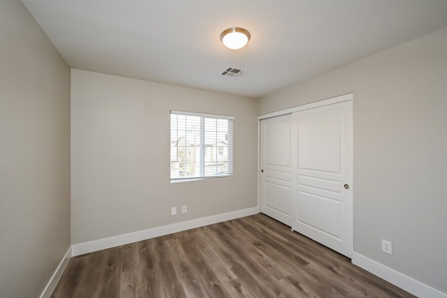 Building Photo - 781 Connex Ct