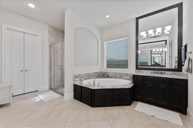 Building Photo - 5823 Stratton Wds Dr