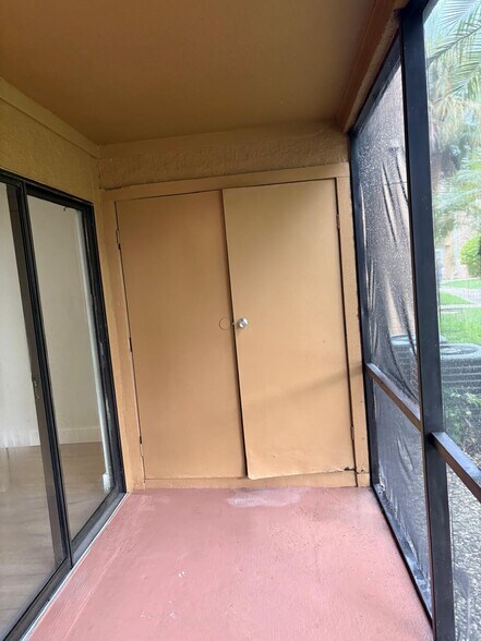 Building Photo - 15610 SW 105th Ln