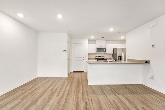 Building Photo - 3717 Celesta Vis St