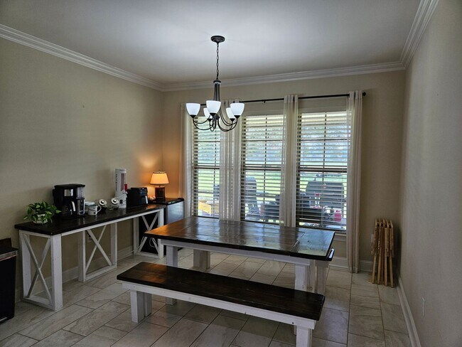 Building Photo - 43283 Pond View Dr