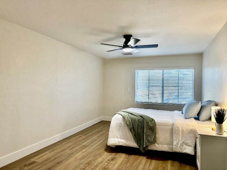 Building Photo - 638 Ribbon Grass Ave