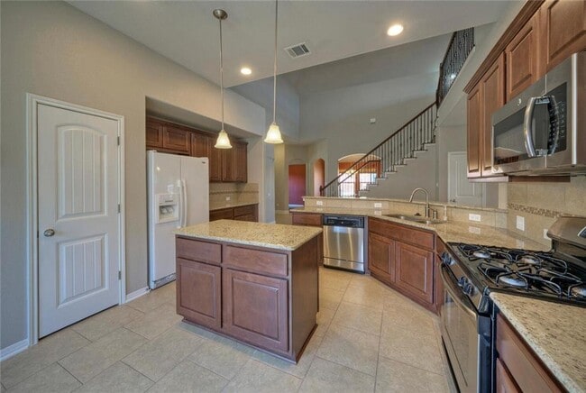 Building Photo - 18413 Falcon Pointe Blvd