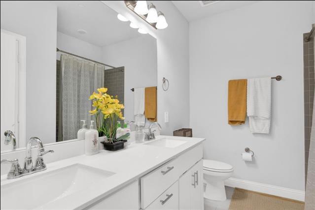 Building Photo - 525 Teton St