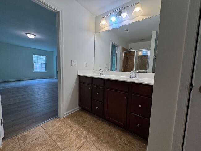 Building Photo - 219 Luna Trail