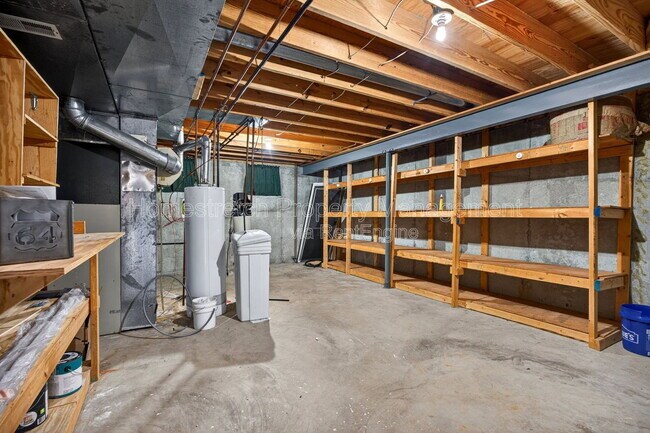 Building Photo - 166 Royallprairie Ln