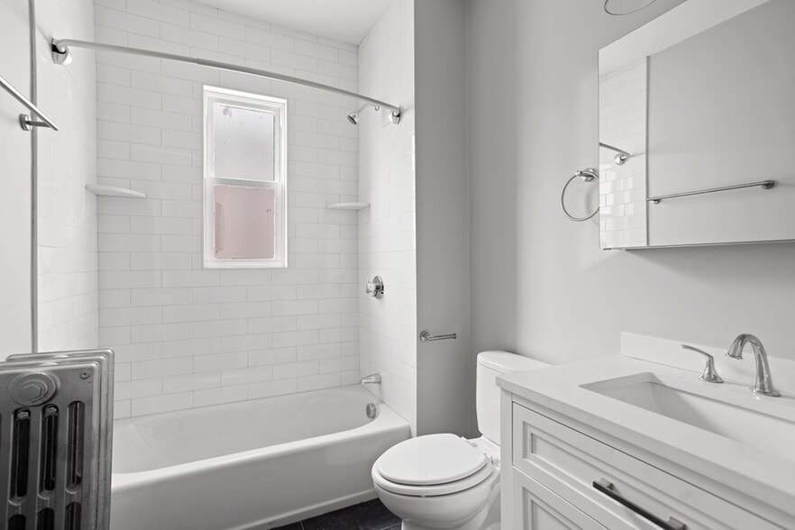 Building Photo - 426 Bowdoin St