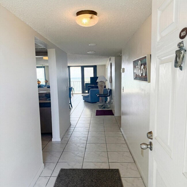 Building Photo - 4250 N Hwy A1A